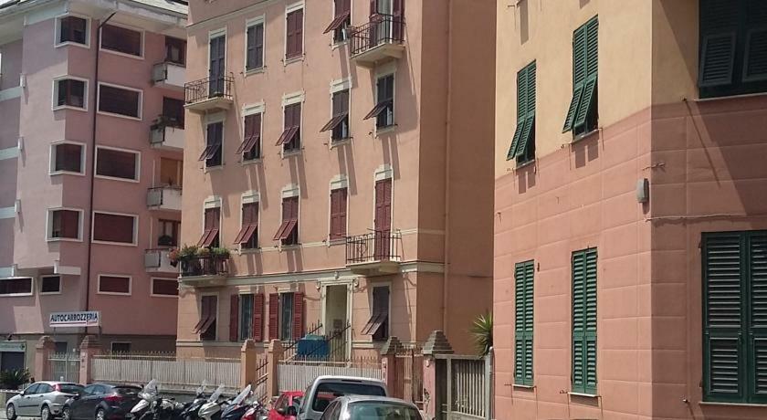 La Porta Accanto A Soli 900 Mt Dal Gaslini 热那亚 外观 照片